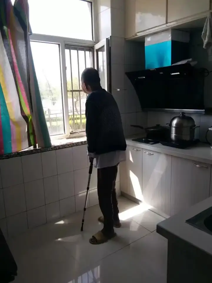 养老难题：别让父母的晚年在孤独中度过